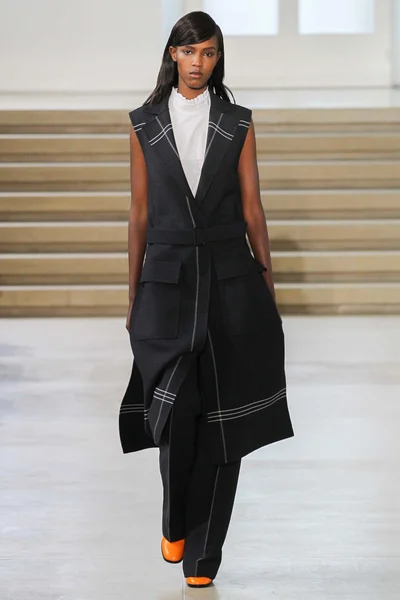 Look 27